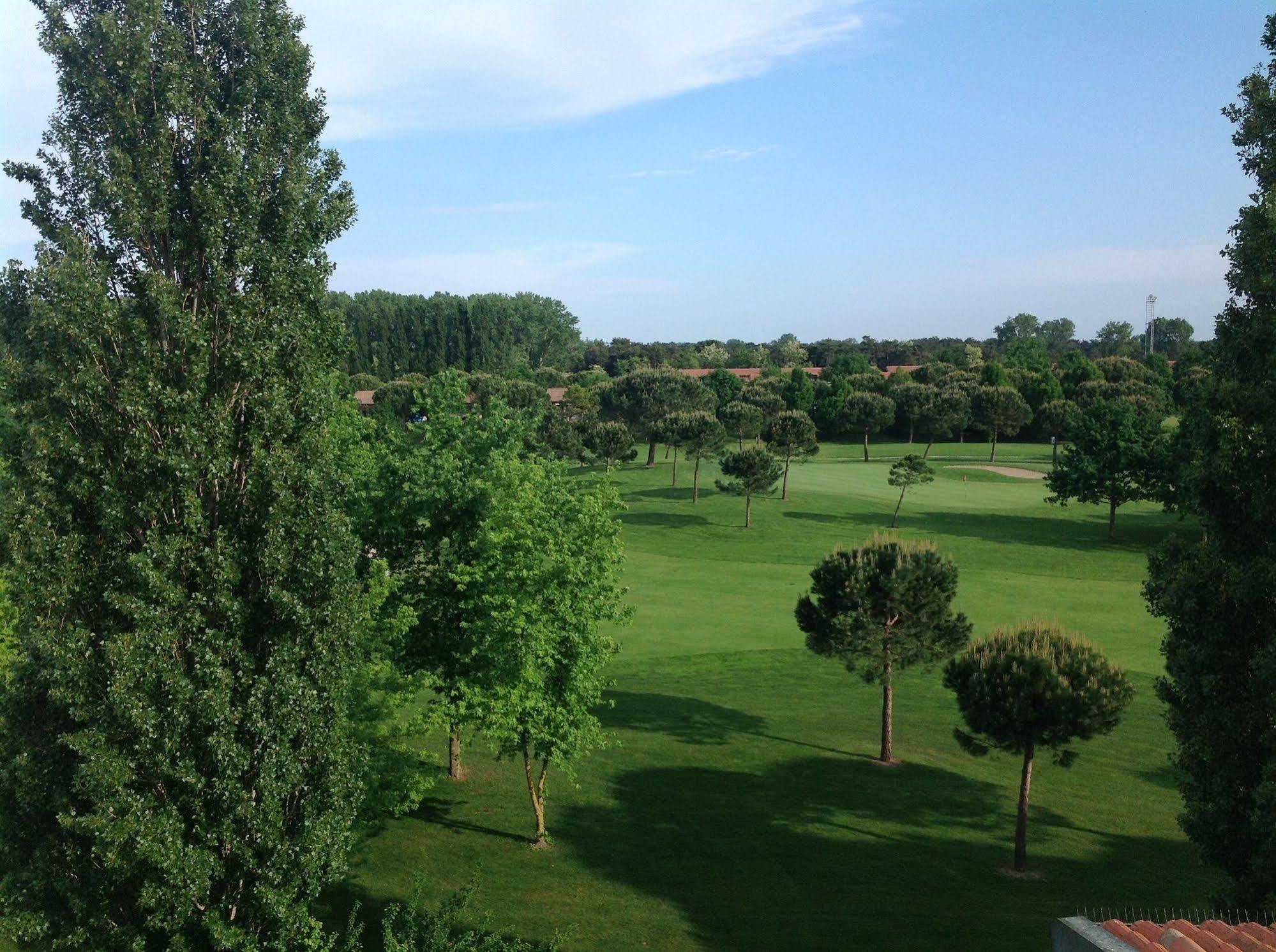 Hotel Golf Inn Lignano Sabbiadoro Exterior foto